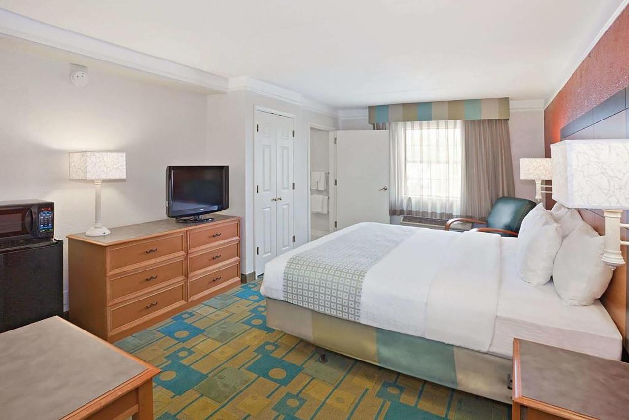 Norwood Inn & Suites ميريلفيل المظهر الخارجي الصورة